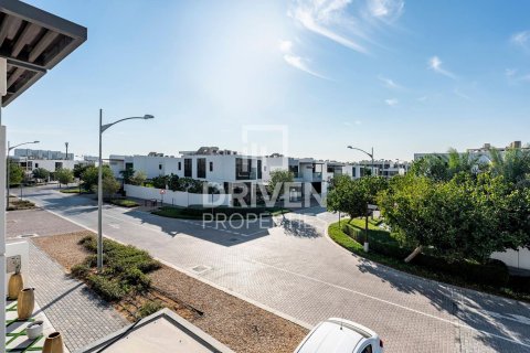 Villa i Dubai, UAE 5 soveværelser, 425.5 kvm № 743411