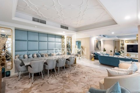 Villa til salg i Dubai, UAE 5 soveværelser, 425.5 kvm № 743411 - foto 4