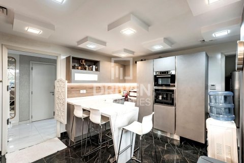 Villa til salg i Dubai, UAE 5 soveværelser, 425.5 kvm № 743411 - foto 17