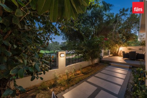 Villa zur Miete in Dubai, VAE 6 Schlafzimmer, 362.1 m2 Nr. 687494 - Foto 23