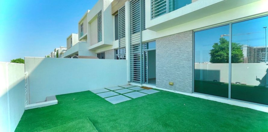 Shtëpi në qytet në Dubai, Emiratet e Bashkuara Arabe 2 dhoma gjumi, 173.4 m2. № 635709