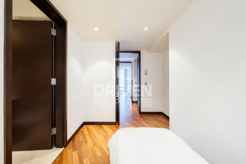 Apartment in Downtown Dubai (Downtown Burj Dubai), UAE 2 bedrooms, 191 sq.m. № 653415 - photo 16