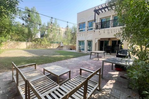 Villa in Jumeirah Village Triangle, Dubai, UAE 2 bedrooms, 250 sq.m. № 734287