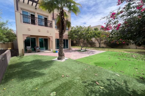 Villa in Jumeirah Village Triangle, Dubai, UAE 2 bedrooms, 250 sq.m. № 734287