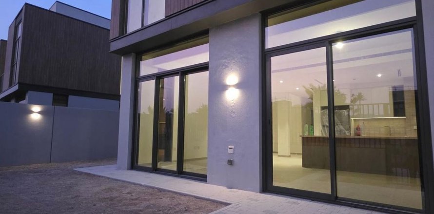Villa asukohaga Dubai, AÜE: 3 magamistoaga, 168 m² Nr 641455