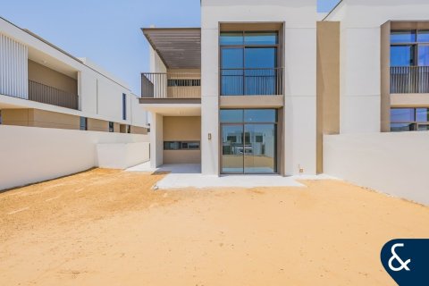 Huvila Al Furjan, Dubai, Arabiemiraatit 4 makuuhuonetta, 335 m2 № 667901 - kuva 2