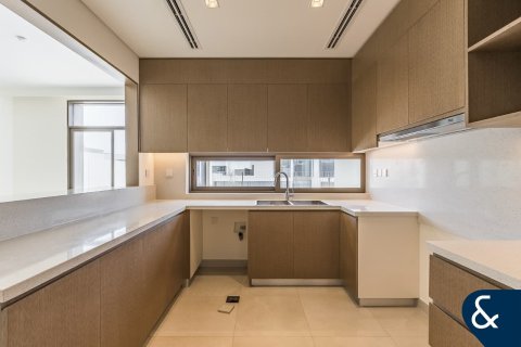 Huvila Al Furjan, Dubai, Arabiemiraatit 4 makuuhuonetta, 335 m2 № 667901 - kuva 9