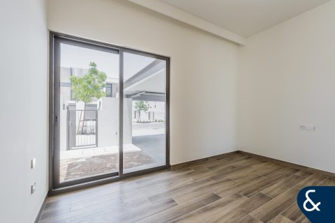 Huvila Al Furjan, Dubai, Arabiemiraatit 4 makuuhuonetta, 335 m2 № 667901 - kuva 16