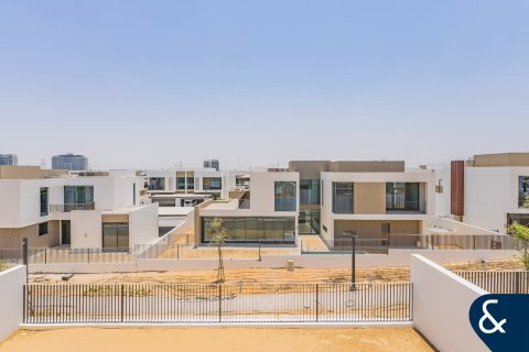 Huvila Al Furjan, Dubai, Arabiemiraatit 4 makuuhuonetta, 335 m2 № 667901 - kuva 19