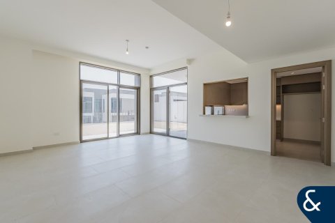 Huvila Al Furjan, Dubai, Arabiemiraatit 4 makuuhuonetta, 335 m2 № 667901 - kuva 5