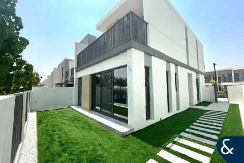 Városi lakóépület itt: Tilal Al Ghaf, Dubai, EAE, 4 hálószoba, 219 m², azonosító: 667902 - fénykép 1