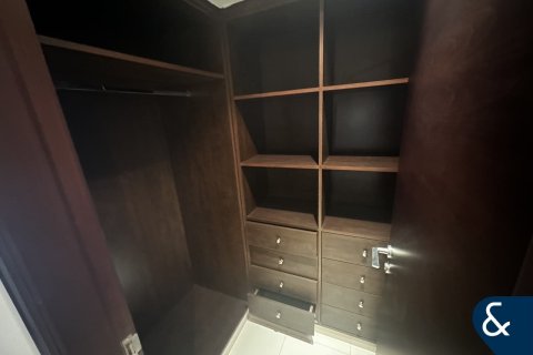 Зняти в оренду віллу в Рим, Дубай, ОАЕ 3 спальні, 235м2, № 667904 - фото 12