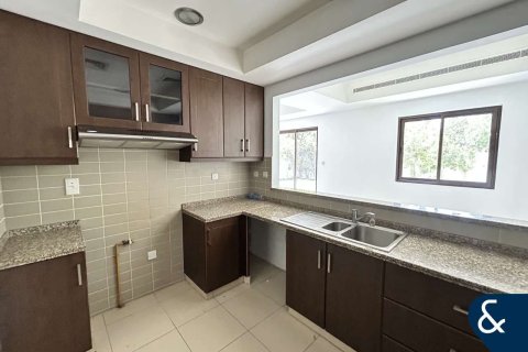 Зняти в оренду віллу в Рим, Дубай, ОАЕ 3 спальні, 235м2, № 667904 - фото 5