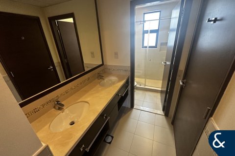 Зняти в оренду віллу в Рим, Дубай, ОАЕ 3 спальні, 235м2, № 667904 - фото 17