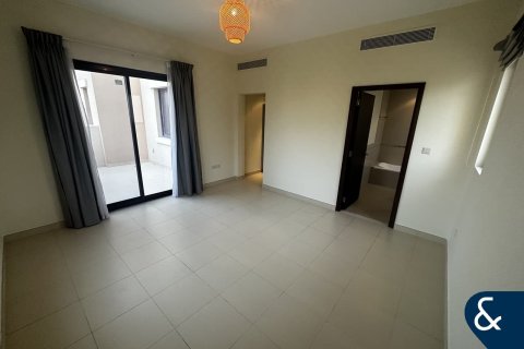 Зняти в оренду віллу в Рим, Дубай, ОАЕ 3 спальні, 235м2, № 667904 - фото 10