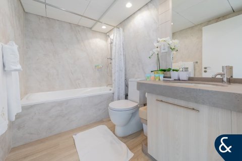 Apartamento en alquiler en Downtown Dubai (Downtown Burj Dubai), Dubai, EAU 2 dormitorios, 125 m2 № 667907 - foto 11