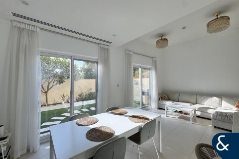 Villa en alquiler en Dubai Land, Dubai, EAU 4 dormitorios, 230 m2 № 671397 - foto 2