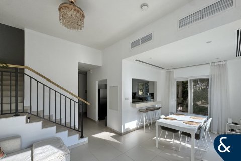 Villa en alquiler en Dubai Land, Dubai, EAU 4 dormitorios, 230 m2 № 671397 - foto 1