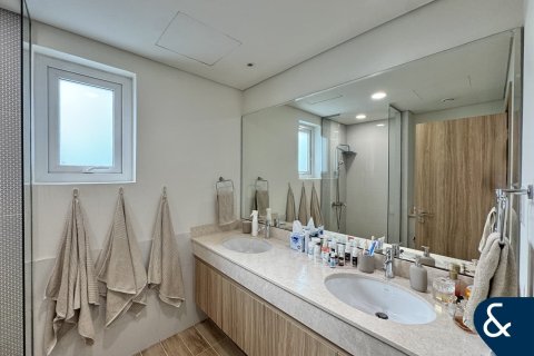 Villa en alquiler en Dubai Land, Dubai, EAU 4 dormitorios, 230 m2 № 671397 - foto 15