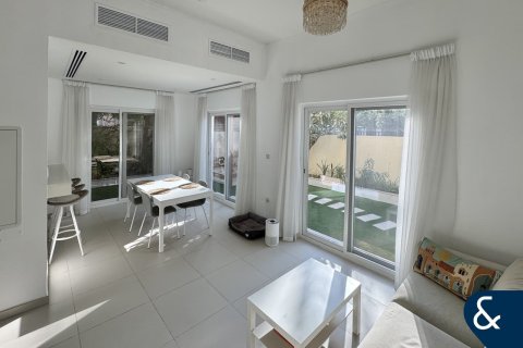 Villa en alquiler en Dubai Land, Dubai, EAU 4 dormitorios, 230 m2 № 671397 - foto 3