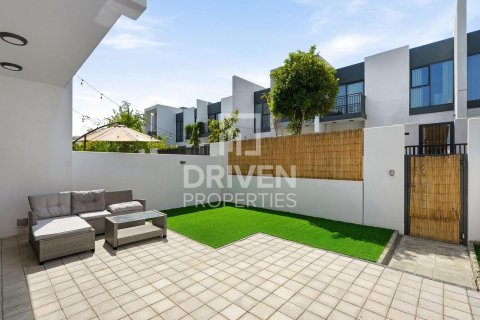 Villa till försäljning i Dubai Land, Dubai, UAE 3 sovrum, 163.6 kvm Nr. 743692 - fotografi 18