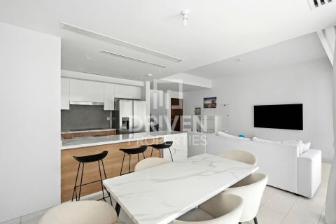 Villa till försäljning i Dubai Land, Dubai, UAE 3 sovrum, 163.6 kvm Nr. 743692 - fotografi 3