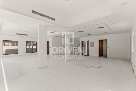 Vila u Al Furjan, Dubai, UAE 4 spavaćih soba, 608.61 m2 Br. 756788 - fotografija 1