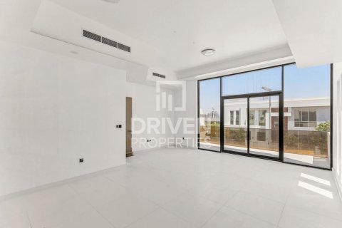 Vila u Al Furjan, Dubai, UAE 4 spavaćih soba, 608.61 m2 Br. 756788 - fotografija 6