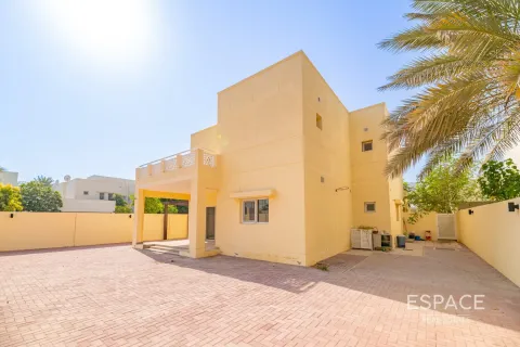 Vila u gradu Meadows, Dubai, UAE 4 spavaće sobe, 381 m2 Br. 661258 - Slika 20