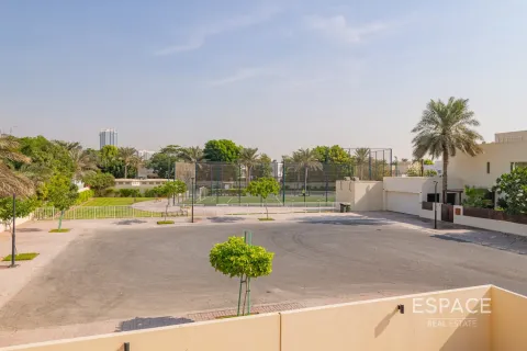 Vila u gradu Meadows, Dubai, UAE 4 spavaće sobe, 381 m2 Br. 661258 - Slika 17