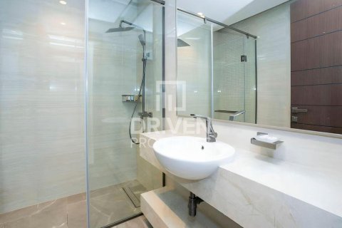 Apartmen di Business Bay, Dubai, UAE 2 bilik tidur, 117.89 meter persegi № 746497 - foto 14