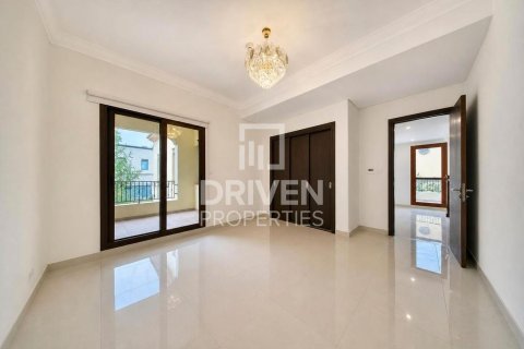 Villa til leie i Mirdif, Dubai, Emiratene 4 soverom, 418.99 kvm Nr. 757309 - Foto 13