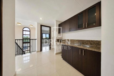 Villa til leie i Mirdif, Dubai, Emiratene 4 soverom, 418.99 kvm Nr. 757309 - Foto 15