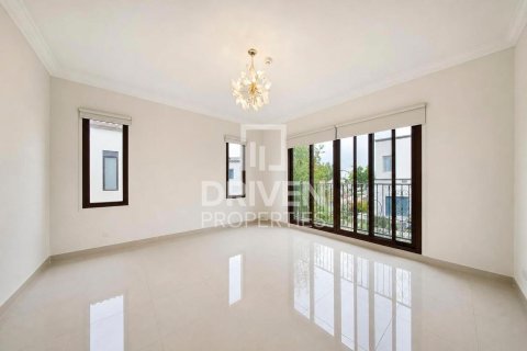 Villa til leie i Mirdif, Dubai, Emiratene 4 soverom, 418.99 kvm Nr. 757309 - Foto 17