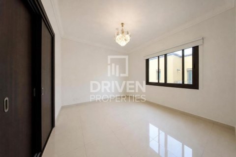 Villa til leie i Mirdif, Dubai, Emiratene 4 soverom, 418.99 kvm Nr. 757309 - Foto 11