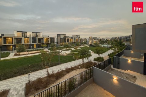 Casa urbana para arrendamento em Dubai, EAU 3 quartos, 170.7 m2 № 754841 - foto 2