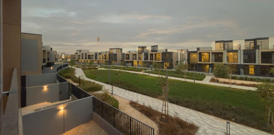 Casa urbana em Dubai, EAU 3 quartos, 170.7 m2 № 754841