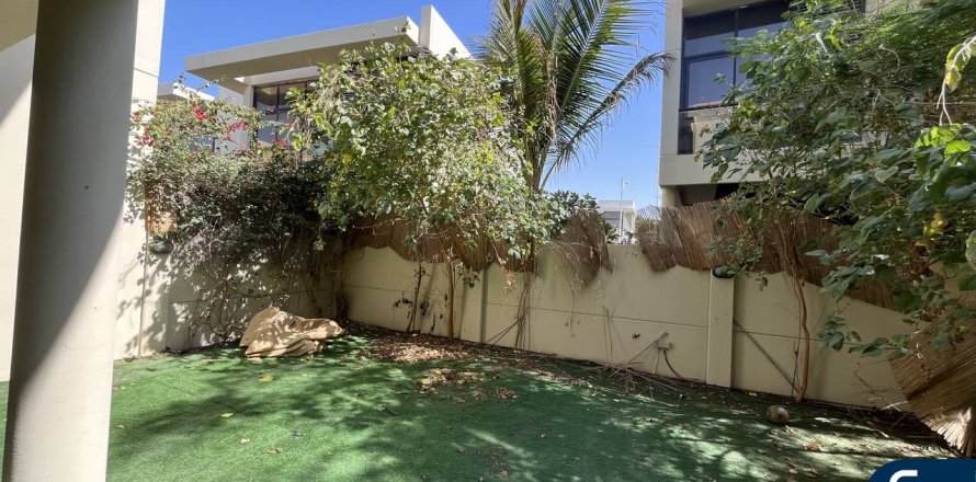 Adosado en DAMAC Hills (Akoya by DAMAC), Dubai, EAU 3 dormitorios, 209 m² № 697988