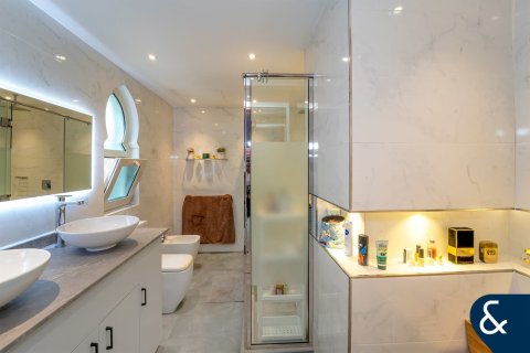 Kamienica na sprzedaż w Dubai Sports City, Dubai, ZEA 4 sypialnie, 247 mkw., nr 697989 - zdjęcie 15