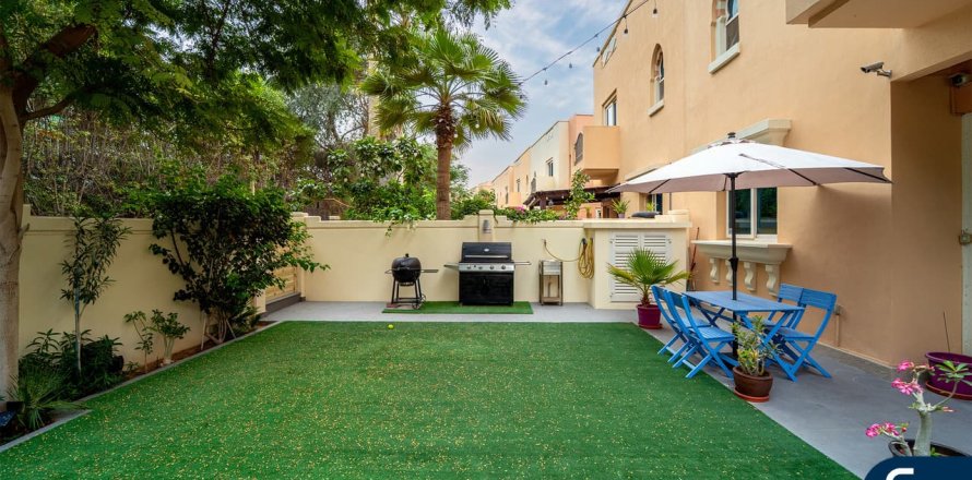 Kamienica w Dubai Sports City, Dubai, ZEA 4 sypialnie, 247 mkw. nr 697989