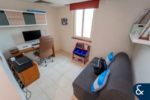 Kamienica na sprzedaż w Dubai Sports City, Dubai, ZEA 4 sypialnie, 247 mkw., nr 697989 - zdjęcie 16