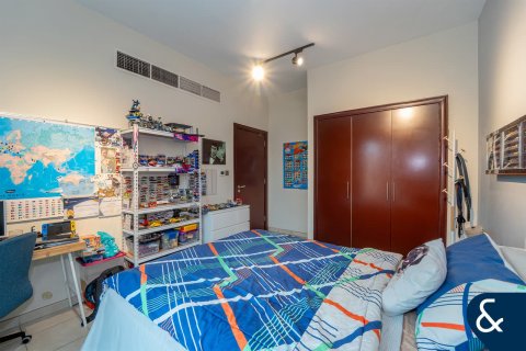 Kamienica na sprzedaż w Dubai Sports City, Dubai, ZEA 4 sypialnie, 247 mkw., nr 697989 - zdjęcie 10