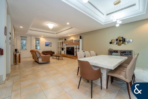 Kamienica na sprzedaż w Dubai Sports City, Dubai, ZEA 4 sypialnie, 247 mkw., nr 697989 - zdjęcie 6