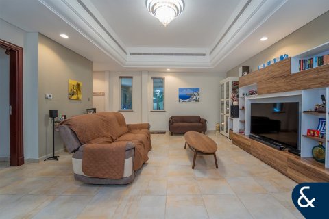 Kamienica na sprzedaż w Dubai Sports City, Dubai, ZEA 4 sypialnie, 247 mkw., nr 697989 - zdjęcie 5