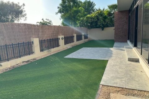 Villa til leje i DAMAC Hills (Akoya by DAMAC), Dubai, UAE 5 soveværelser, 450 kvm № 740622 - foto 8