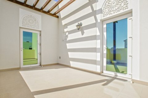 טאונהאוס להשכרה ב Al Furjan, Dubai, איחוד האמירויות 3 חדרי שינה, 301 מ"ר, מספר 740624 - תמונה 24