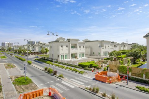 טאונהאוס להשכרה ב Al Furjan, Dubai, איחוד האמירויות 3 חדרי שינה, 301 מ"ר, מספר 740624 - תמונה 25