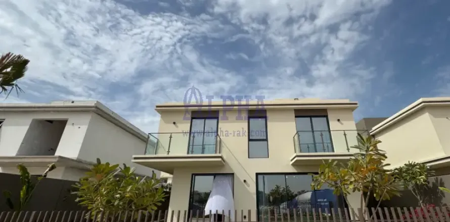 Вилла Al Hamra Village, Рас-эль-Хайма, БАӘ-да 5 жатын бөлмелер, 454.9 м² № 709451