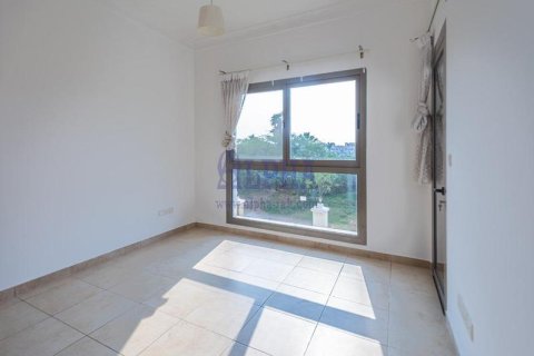 Al Hamra Village, Ras Al Khaimah, UAE의 판매용 타운하우스 침실 4개, 255.5제곱미터 번호 709454 - 사진 13