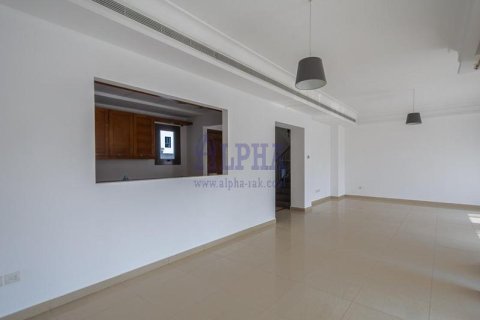 Al Hamra Village, Ras Al Khaimah, UAE의 판매용 타운하우스 침실 4개, 255.5제곱미터 번호 709454 - 사진 9